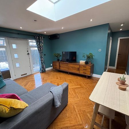 Streatham House - 2 Bedroom - Sleeps 6 - Free Wifi Streatham Vale Exterior photo